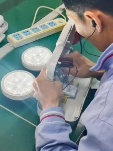 emergency light factory photo 3